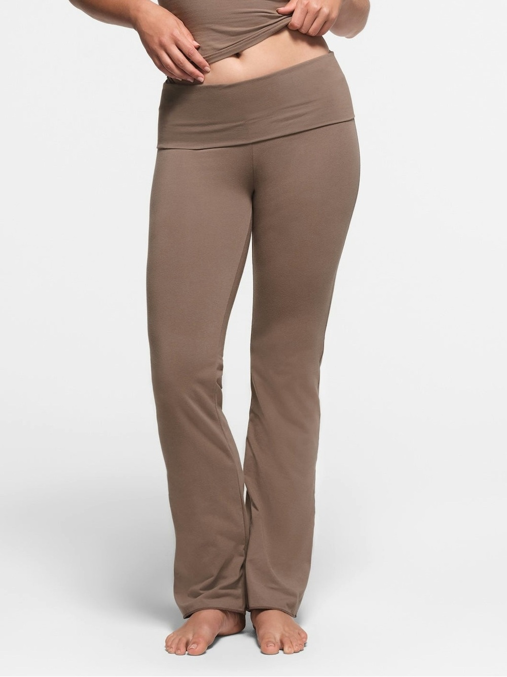 Skims Stretch Cotton Jersey Foldover Pants in Truffle